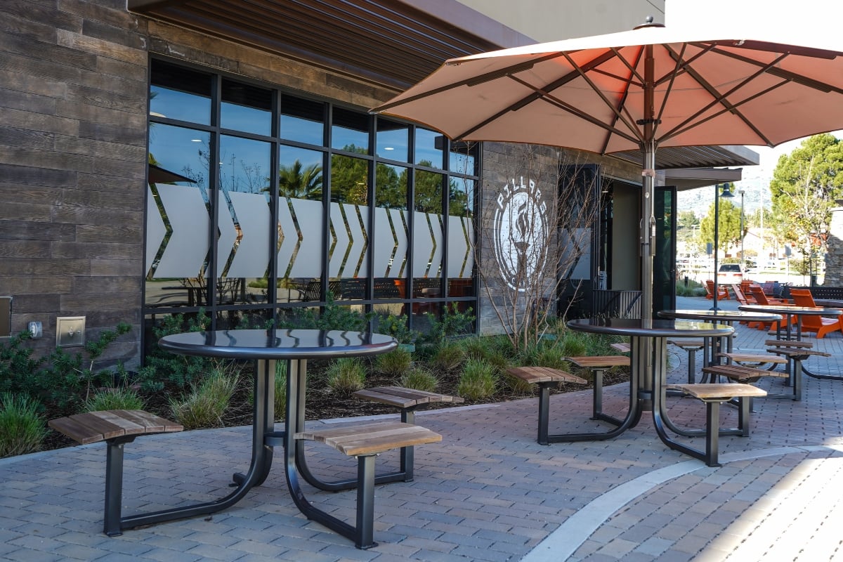 TS-Ashton-Courtyard-AST-3F-WI-Bronze-1