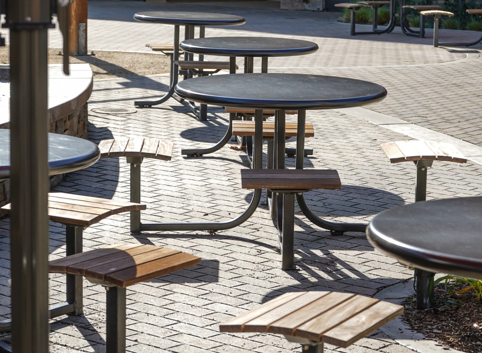 TS-Ashton-Courtyard-AST-4F-WI-Bronze-4