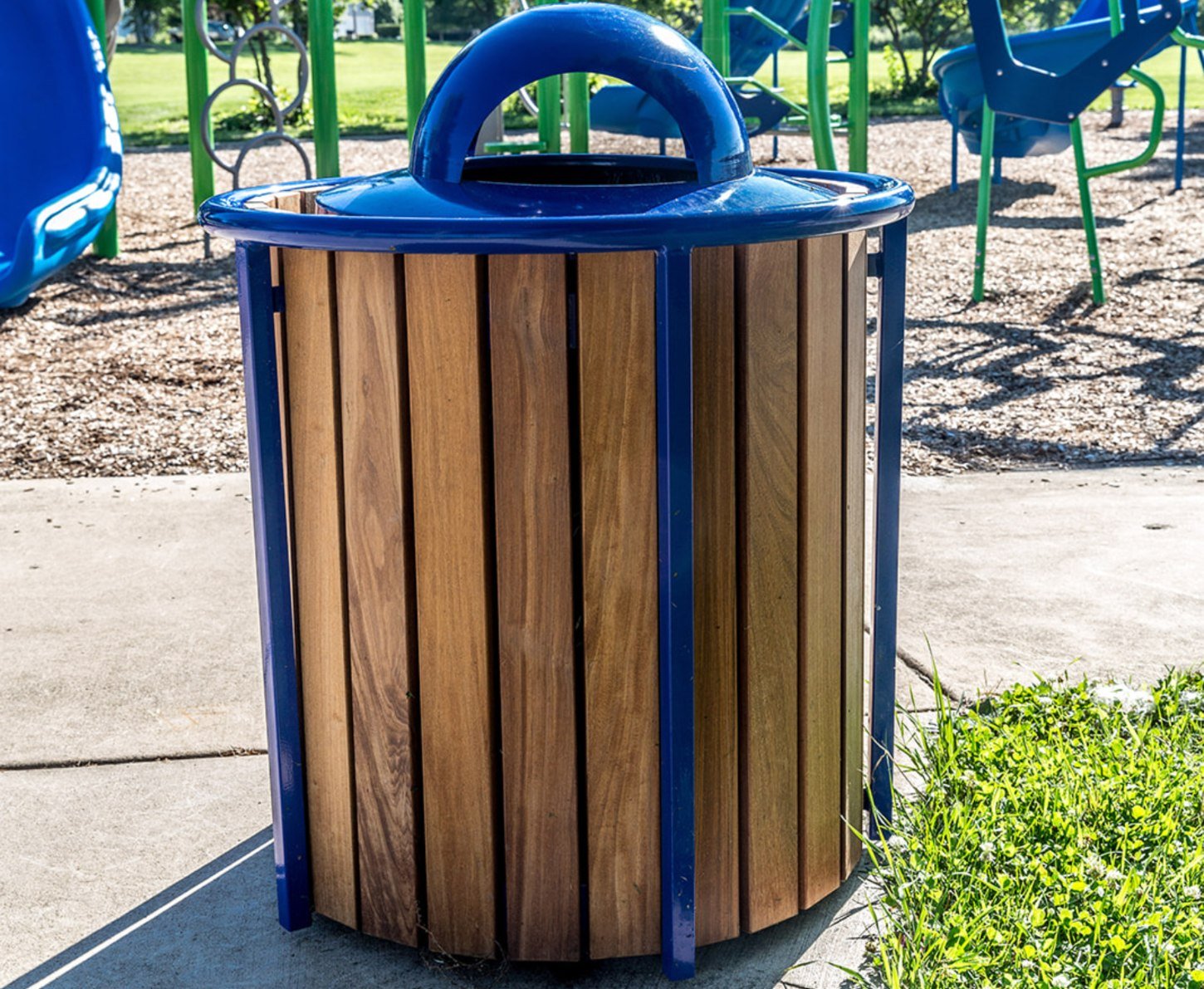 TS-Langdon-Trash-LATR-32D-WI-PatBlue-1