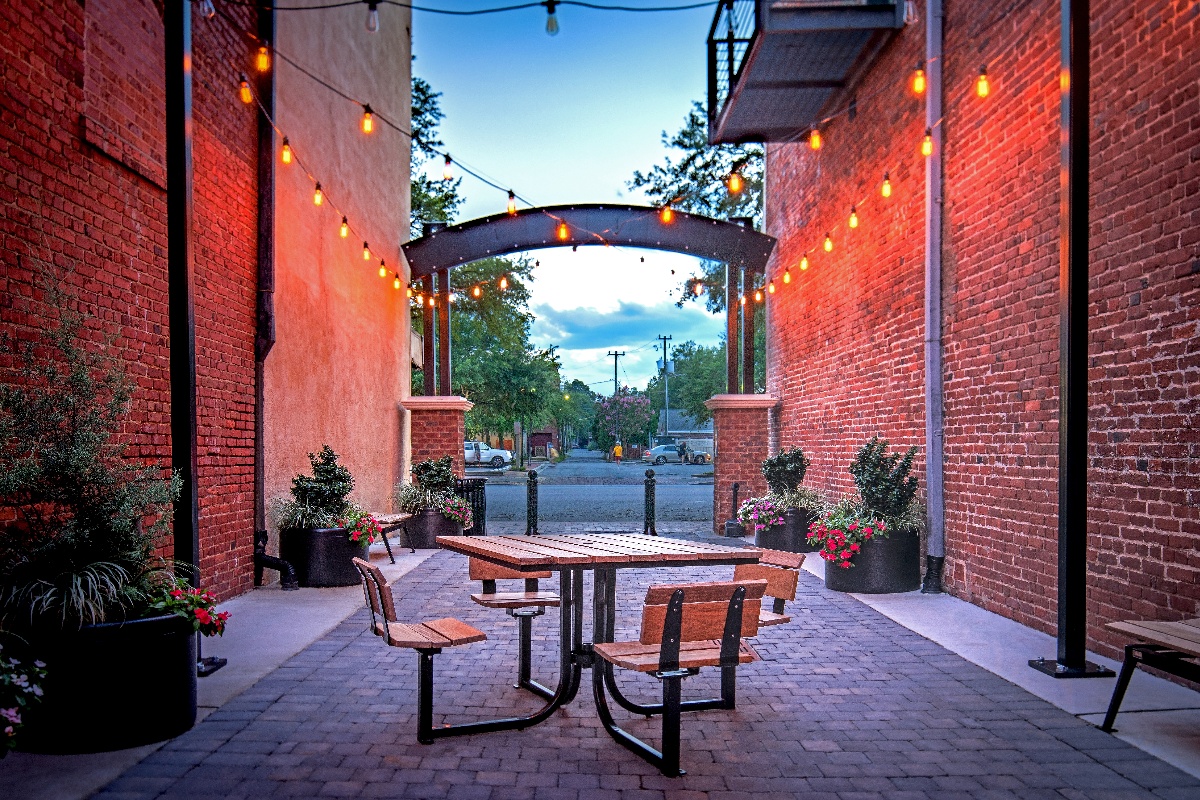 TS-Lofty-Courtyard-LOT-4B-WI-SQWI-Black-4 copy-2