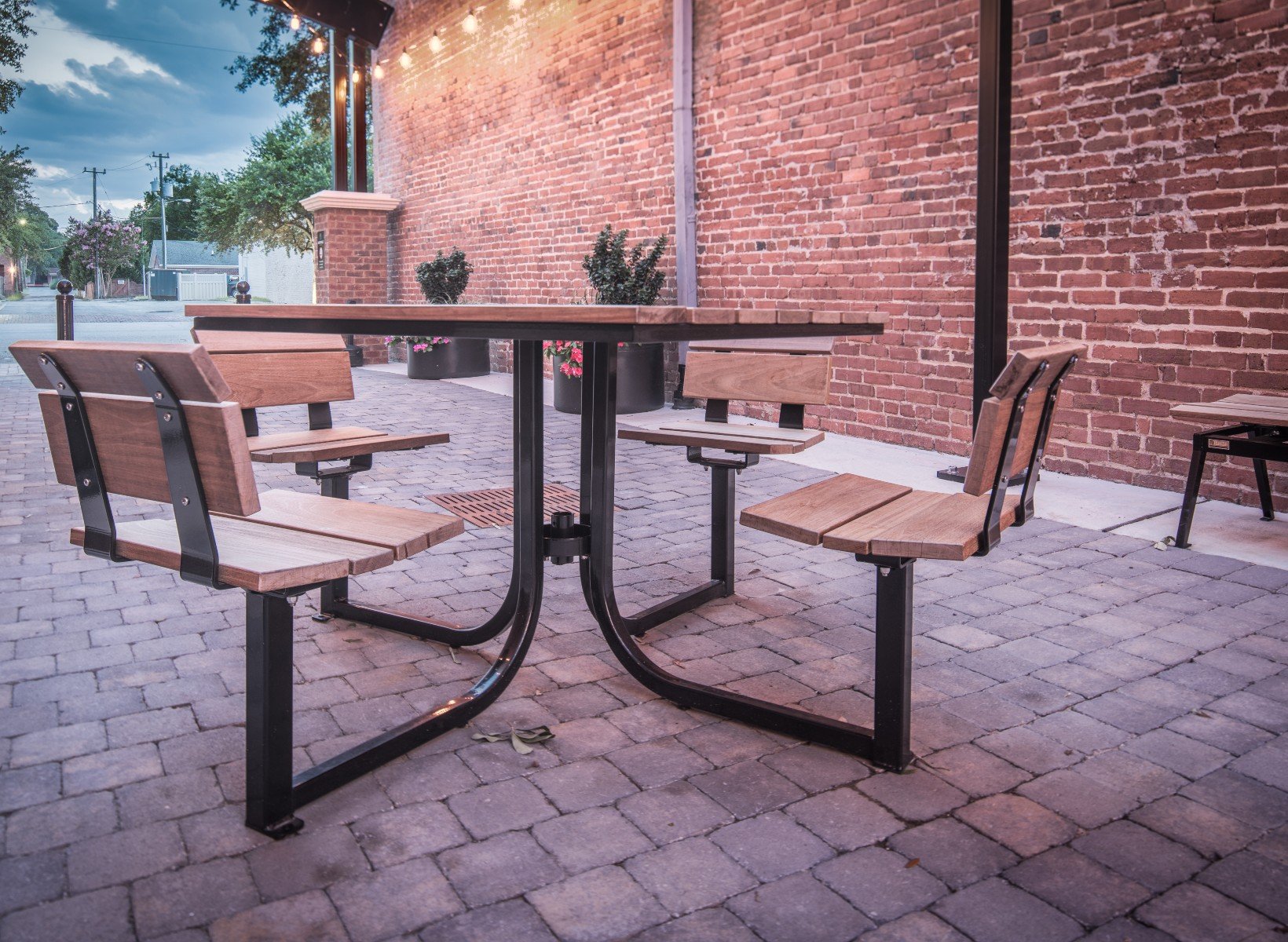 TS-Lofty-Courtyard-LOT-4B-WI-SQWI-Black-5