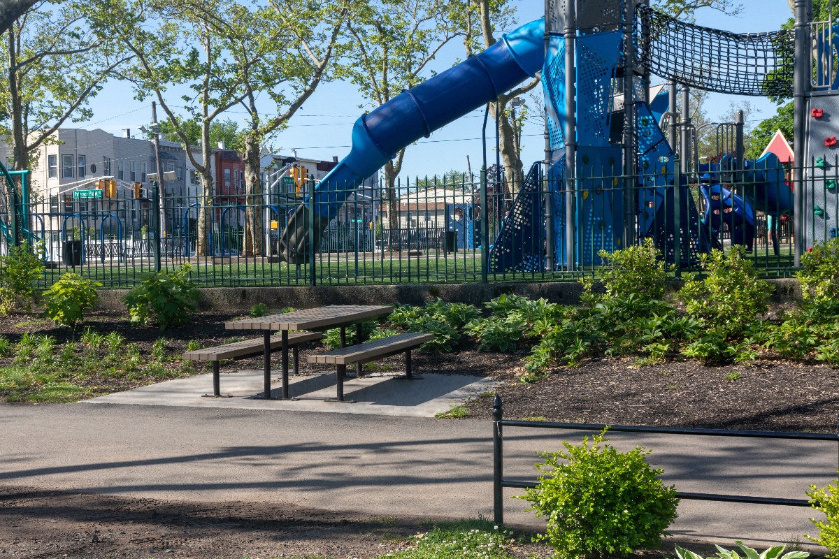 TS-Walden-Picnic-WDTP-8S-RPW-Black copy 2-1