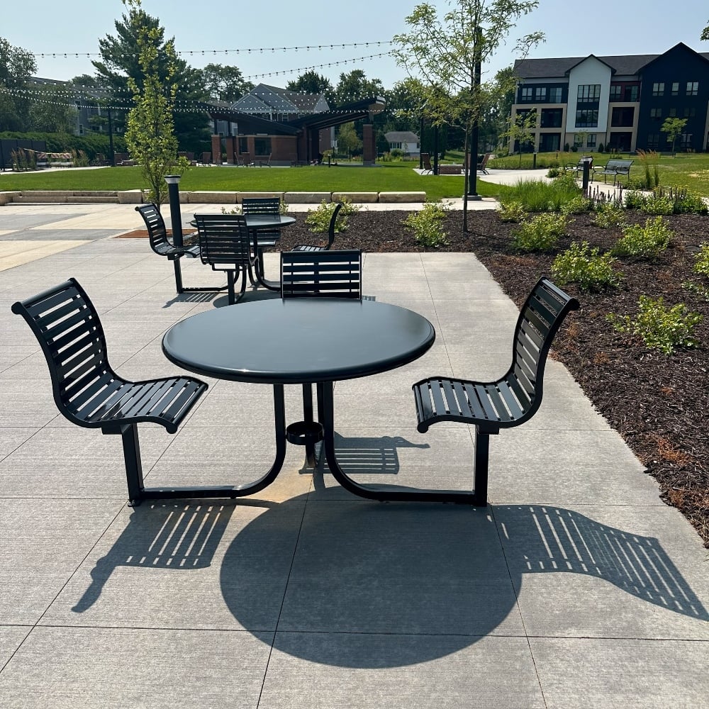 thomas-steele-langdon-courtyard-lat-3b-251