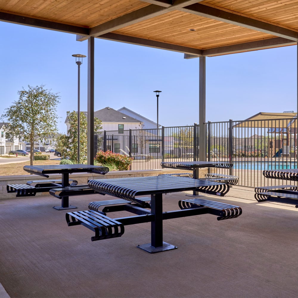 thomas-steele-site-furnishings-mustangridge-4